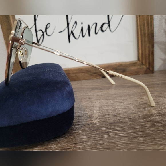 GUCCI Sunglasses, Brand New, Unisex - Picture 6 of 9